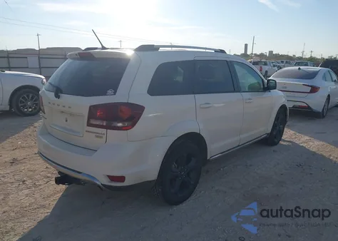 2018 Dodge Journey Crossroad z USA, uszkodzony, nr VIN 3C4PDCGG3JT379023